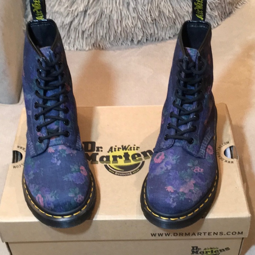 NWB DR MARTENS CASTEL DENIM LOOK BOOT - Picture 5 of 8